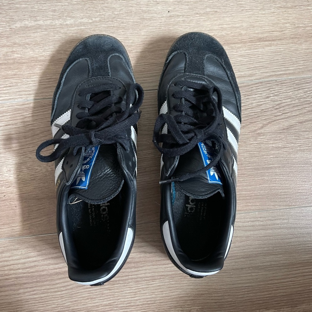 Adidas Samba Women’s size 8.5/9, men’s 7 - Black with white stripes - Picture 7 of 13